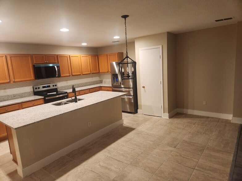 Building Photo - 11814 Pleasant Creek Dr