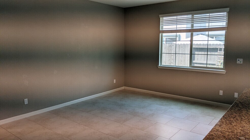 Building Photo - 6011 Terra Ln