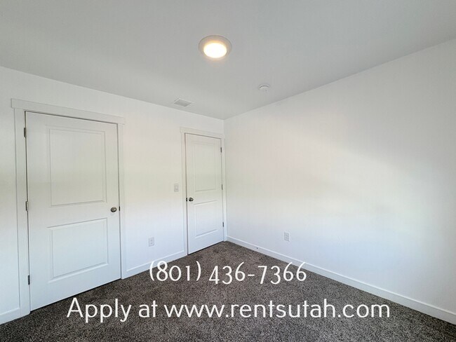 Building Photo - Lovely Santaquin Home