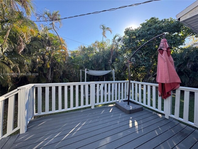 Building Photo - 825 N 26th Ave