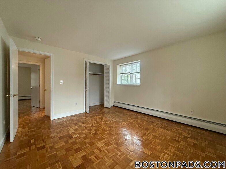 Building Photo - 32 Worthen Rd