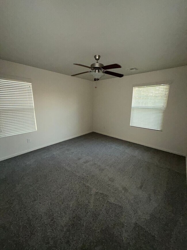 Building Photo - Beautiful 3 bedroom home in Gilbert! NEW CARPET NEW PAINT