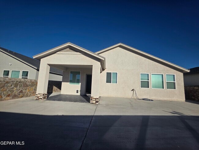 Building Photo - 4889 Christian Azcarate St