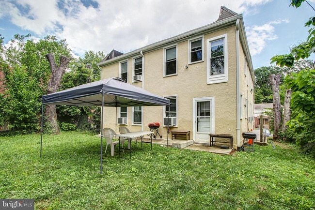 Building Photo - 6120 41st Ave