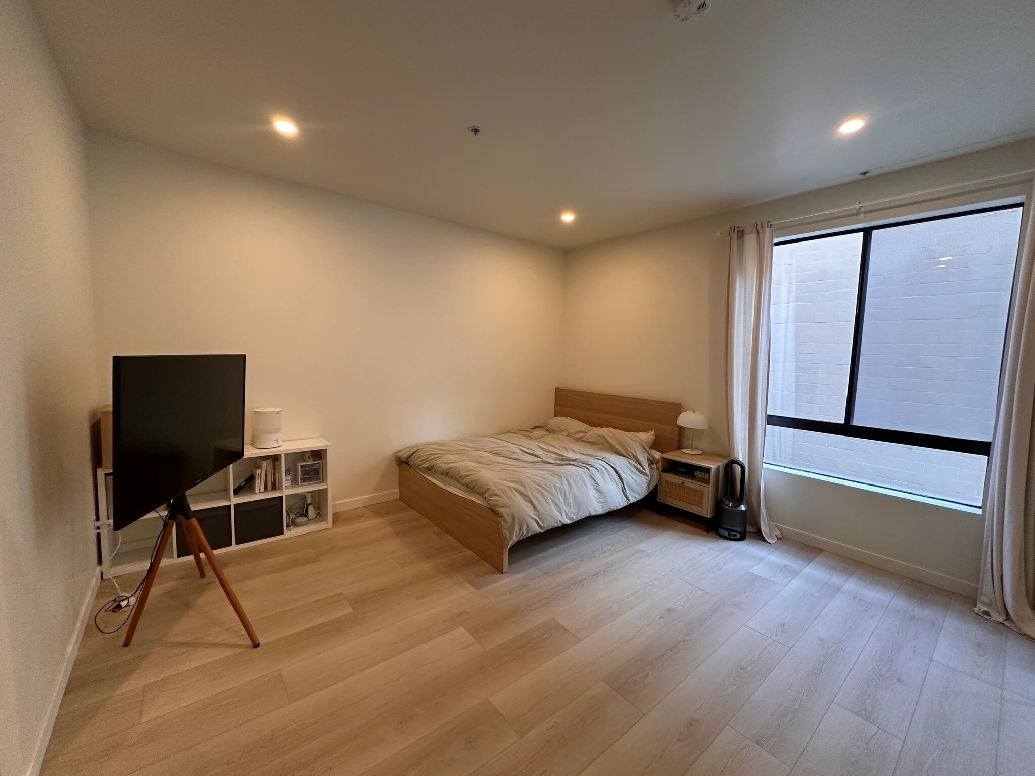 Master bedroom - 625 S Berendo St