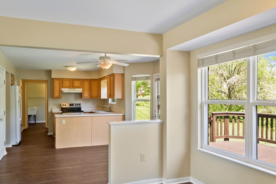 Building Photo - 2618 Spring Mill Pl