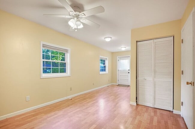 Building Photo - 948 Ficklen Rd