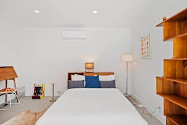 Building Photo - 5 bedroom 5 bath Available for Short Term Rental