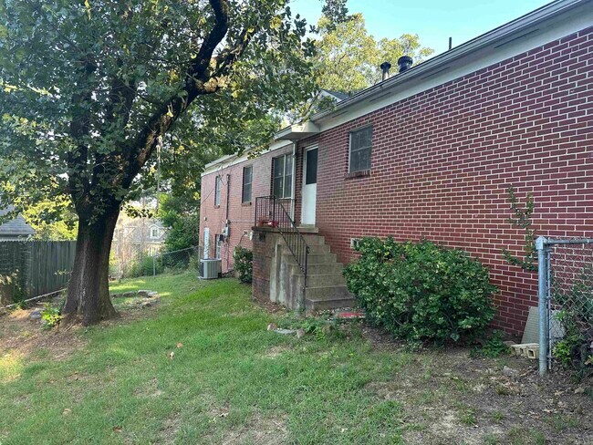 Building Photo - 6719 Brentwood Rd