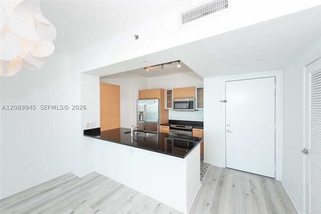 Building Photo - 951 Brickell Ave