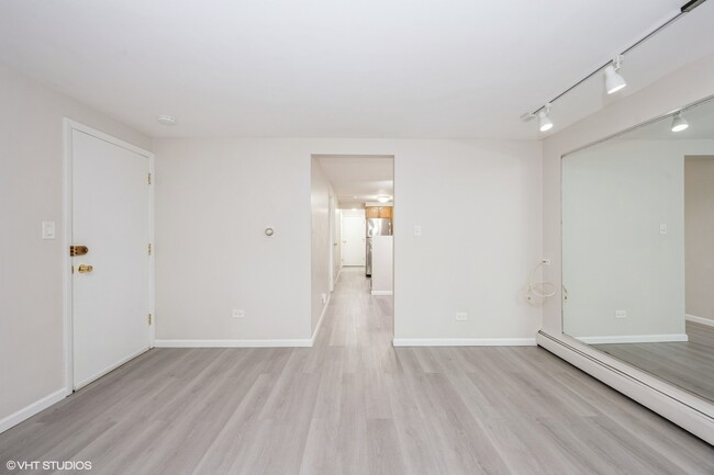 Building Photo - 3641 N Tripp Ave