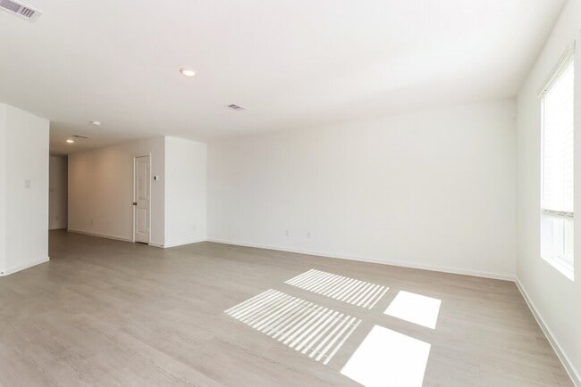 Building Photo - 15286 Abella Dr