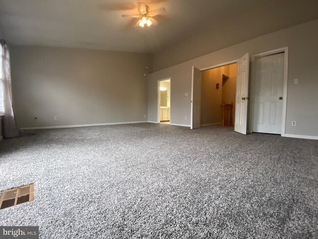 Building Photo - 12625 Kempston Ln
