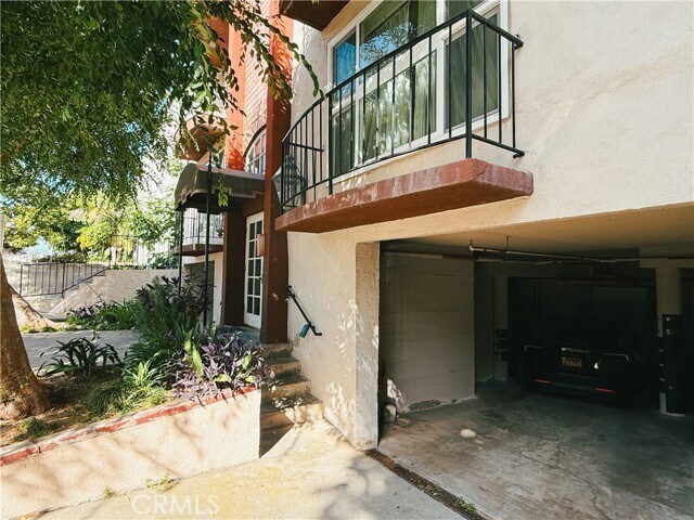 Building Photo - 10614 Eastborne Ave