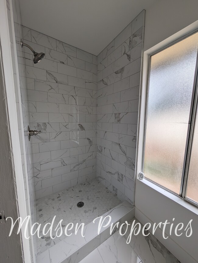 Building Photo - 6231 Pebble Ln