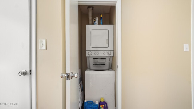 Building Photo - 316 Cherry St