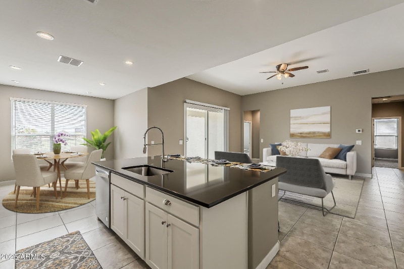 Building Photo - 44587 W Palo Amarillo Rd