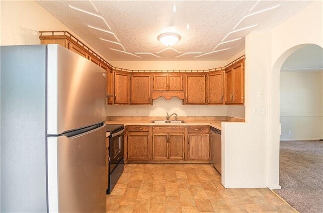 Building Photo - 40 Glenview Dr