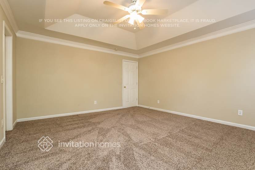 Building Photo - 1026 Hawthorn Ln