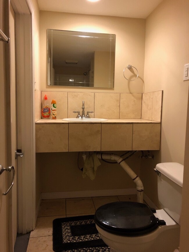 Building Photo - Nice 3bdr/2ba Ranch