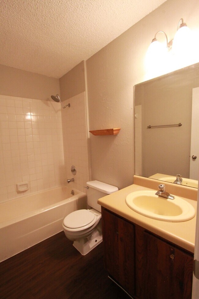Building Photo - 11603 Poplar Cove