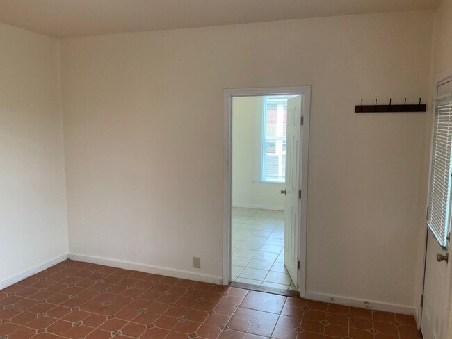 Building Photo - 2 Bedroom House in Whiteaker
