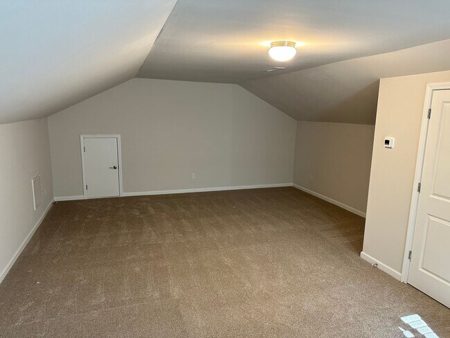 Building Photo - 2805 Plantation Way