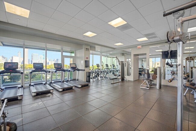 Building Photo - 1201 S Prairie Ave