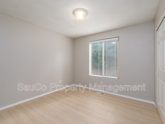 Building Photo - 4437 SE 125th Ave