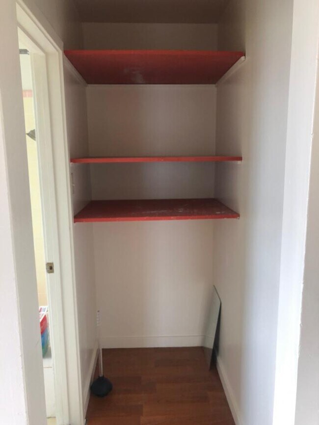 Building Photo - 1 bedroom in San francisco CA 94117