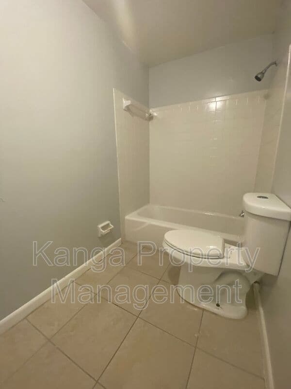 Building Photo - 3206 Louisiana Ave