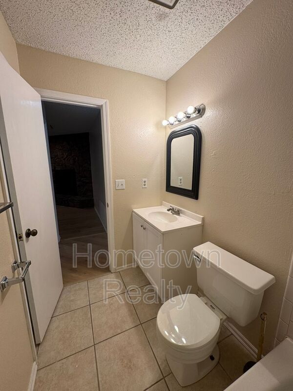 Building Photo - 922 NW 116th Court