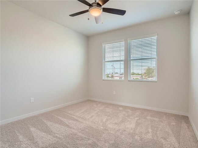 Building Photo - 1309 Showbox St