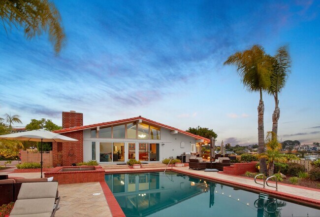 Building Photo - Amazing La Jolla North PB home with panoramic views of the ocean, bay and downtown