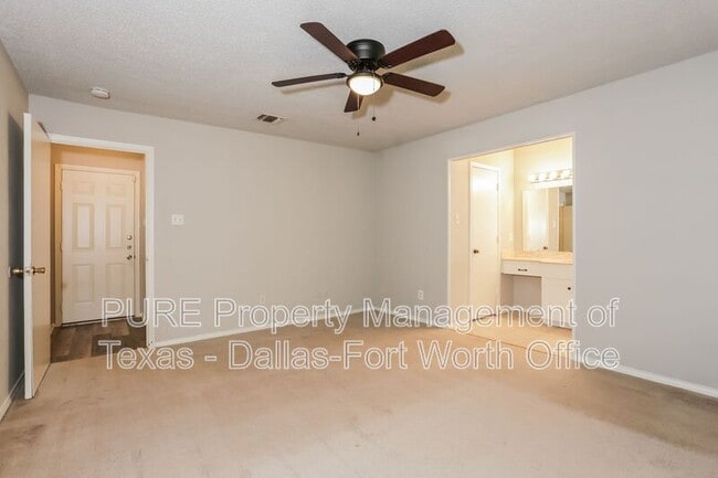 Building Photo - 7705 Red Oak St