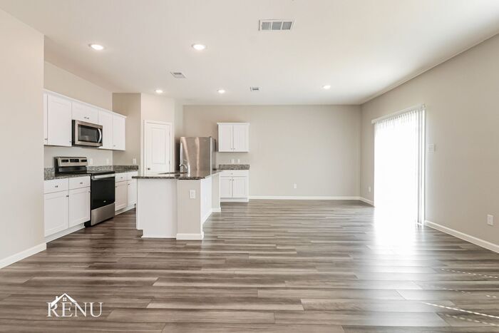 Building Photo - 6610 Charleston Dr