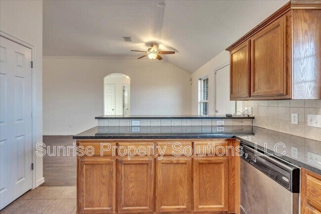 Building Photo - 217 Dollina Ct