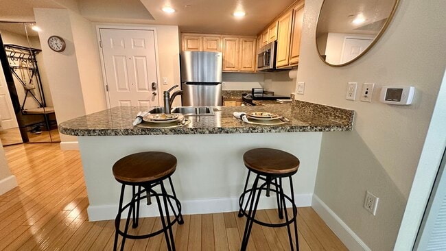 Building Photo - 450 N Arlington Ave