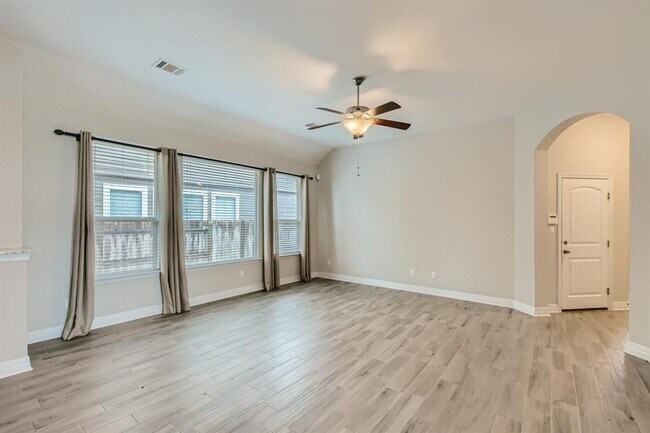 Building Photo - 764 Bonnet Blvd