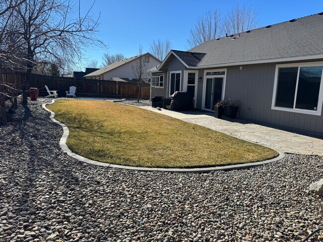 Building Photo - 1361 Elges Ave