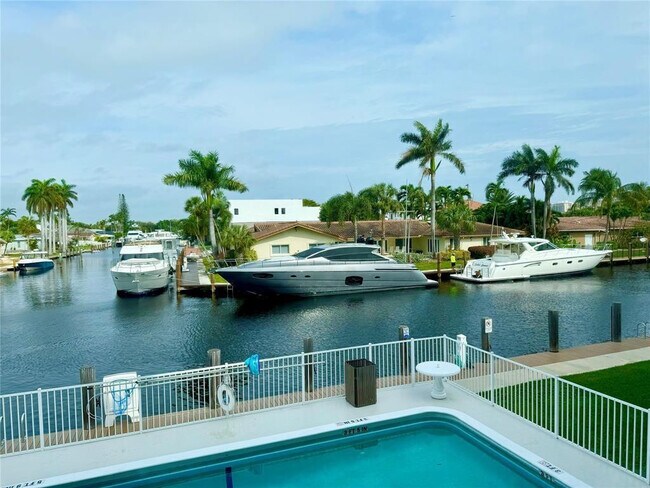 Building Photo - 3111 NE 51st St