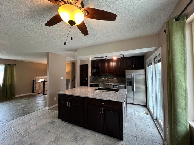 Building Photo - 4 Bedroom Updated Home in Garden Ranch