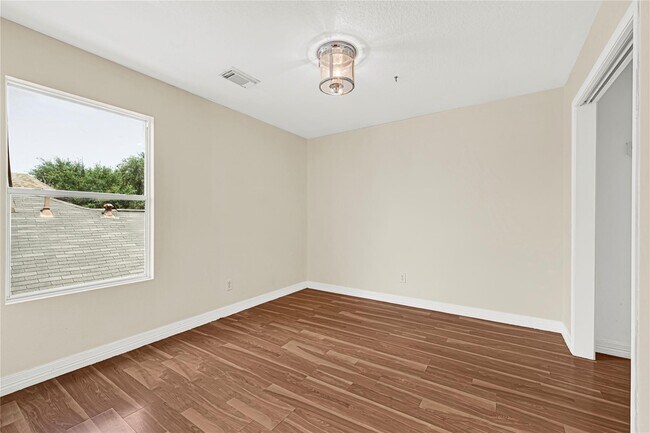 Building Photo - 19438 Hillside Springs Cir