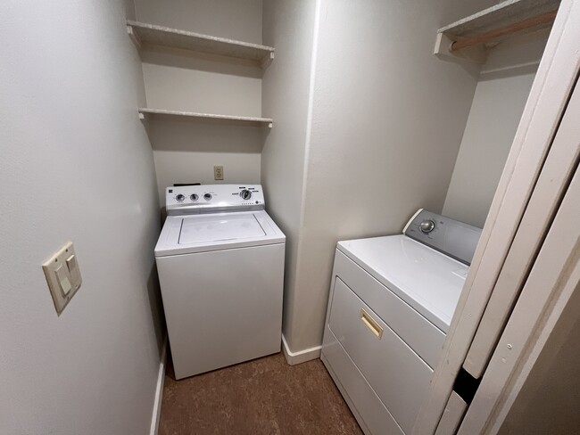 Building Photo - 243 S Palatine Hill Rd