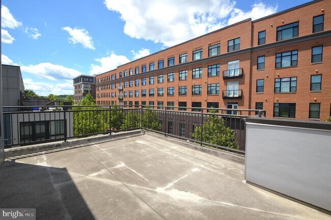 Building Photo - 408 Stabler Ln