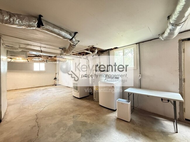 Building Photo - 7813 Holiday Hills Cir