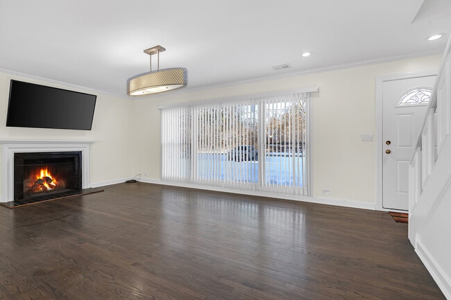 Building Photo - 3225 Illinois Rd