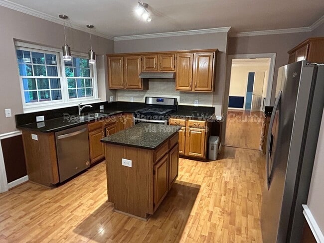 Building Photo - 106 Oak Spring Ct