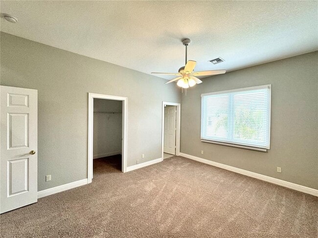 Building Photo - 601 Saxony Blvd