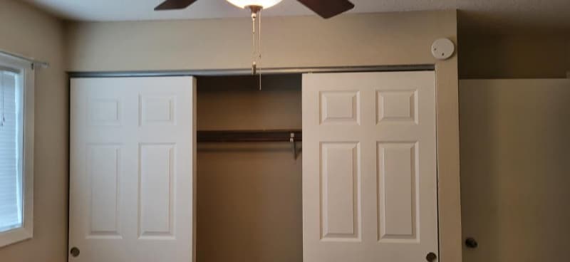 Building Photo - 805-1/2 4th Ave NE